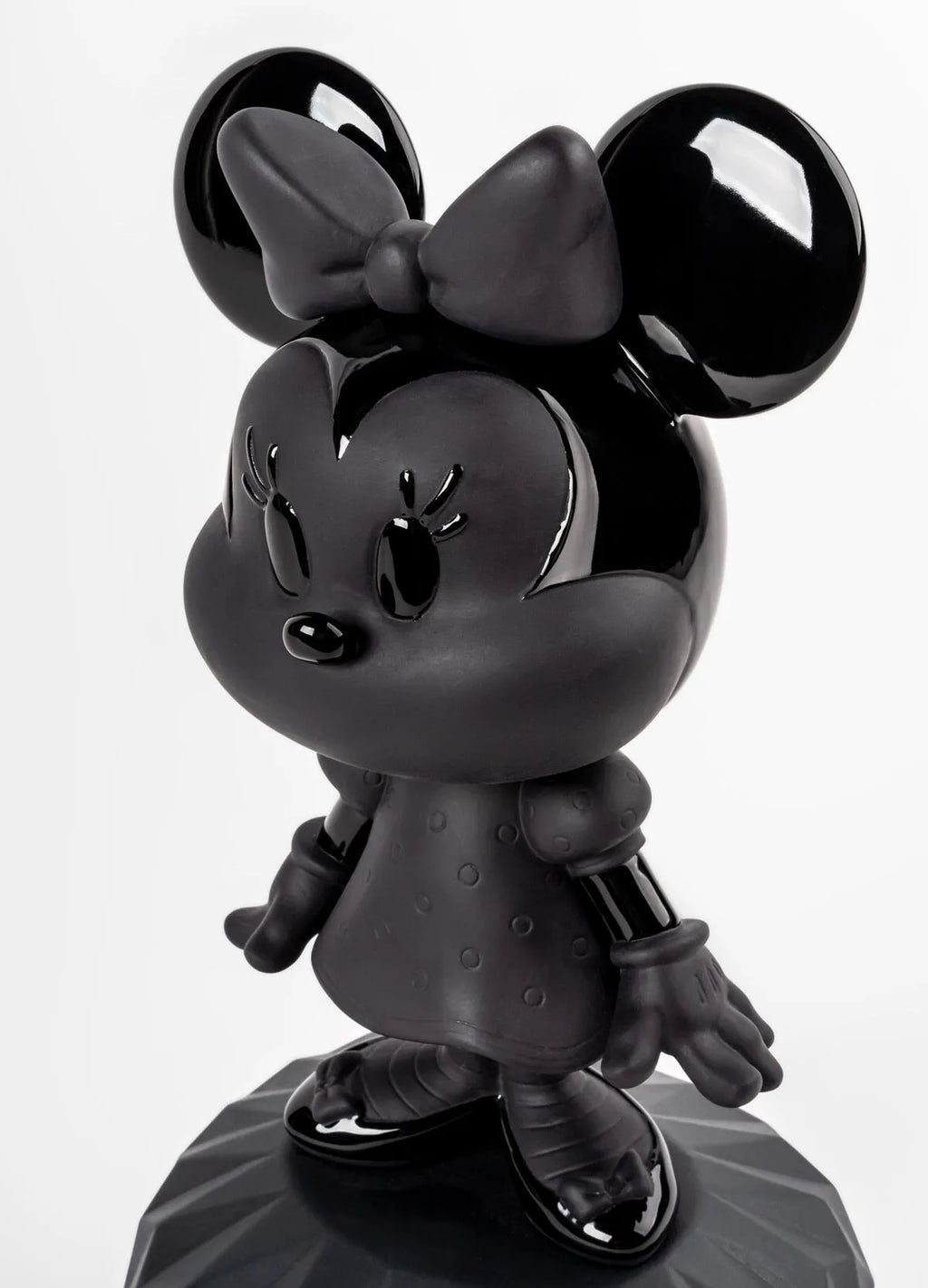 Minnie (Black) - Sculpture de Lladró