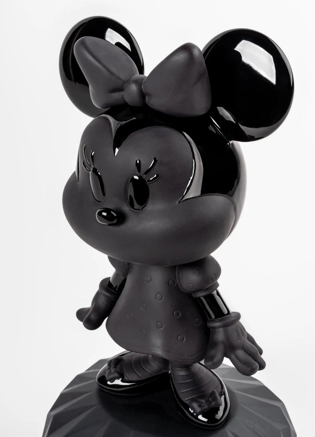 Minnie (Black) - Sculpture de Lladró