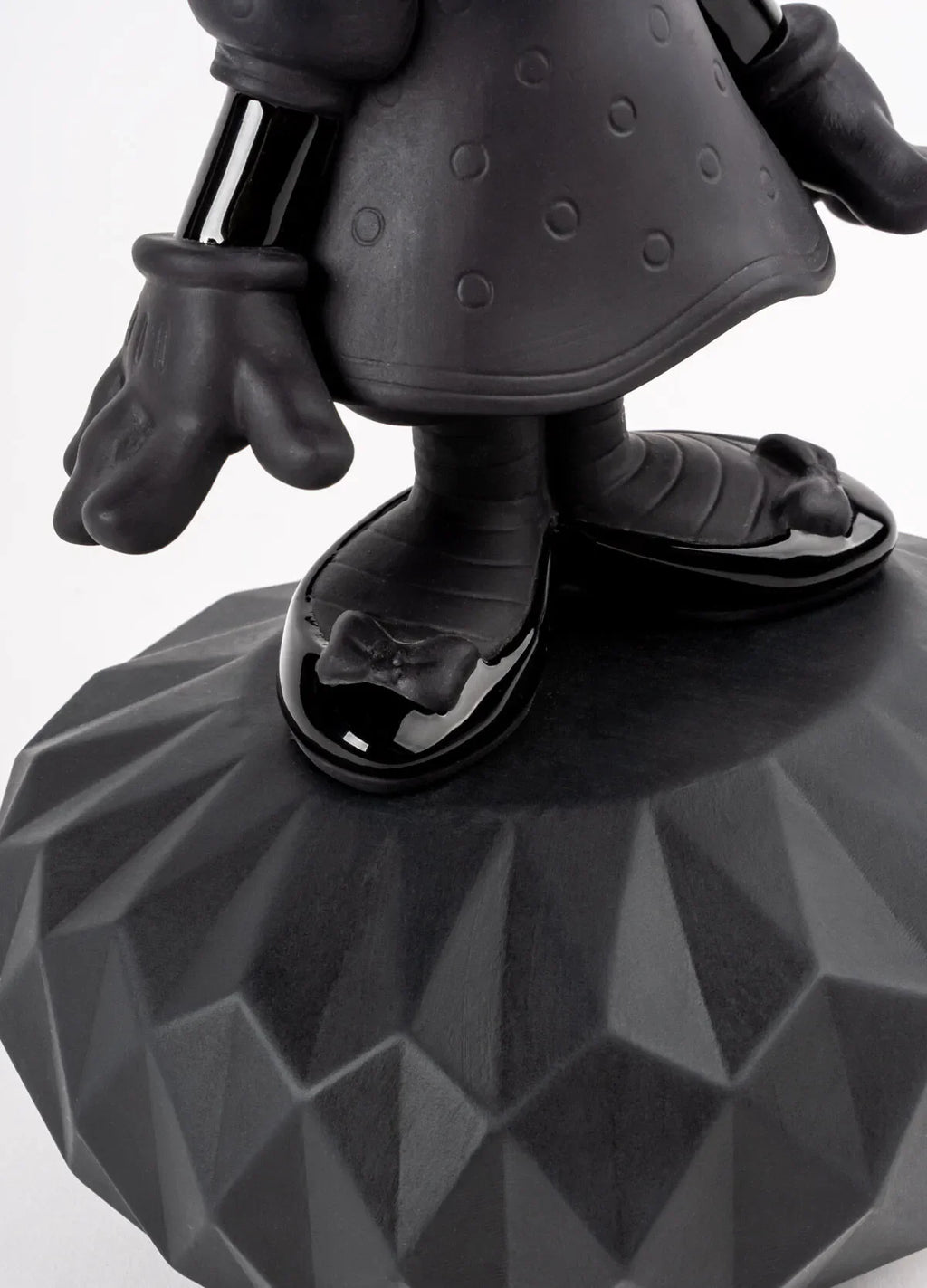 Minnie (Black) - Sculpture de Lladró