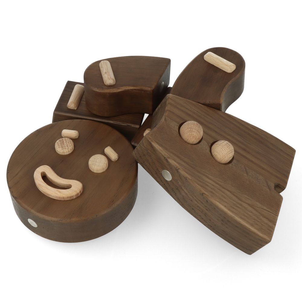 Gingerbread Man Smoke Stained Oak - Large