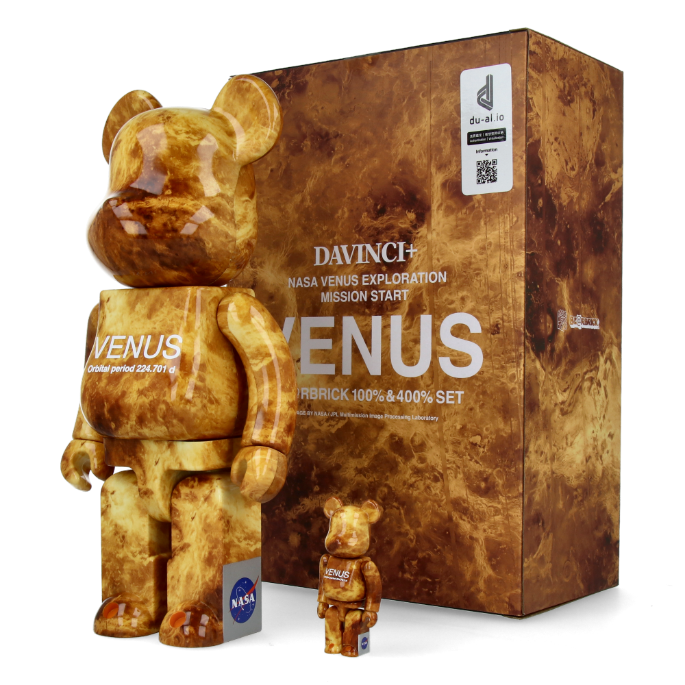 400% + 100% Bearbrick Venus