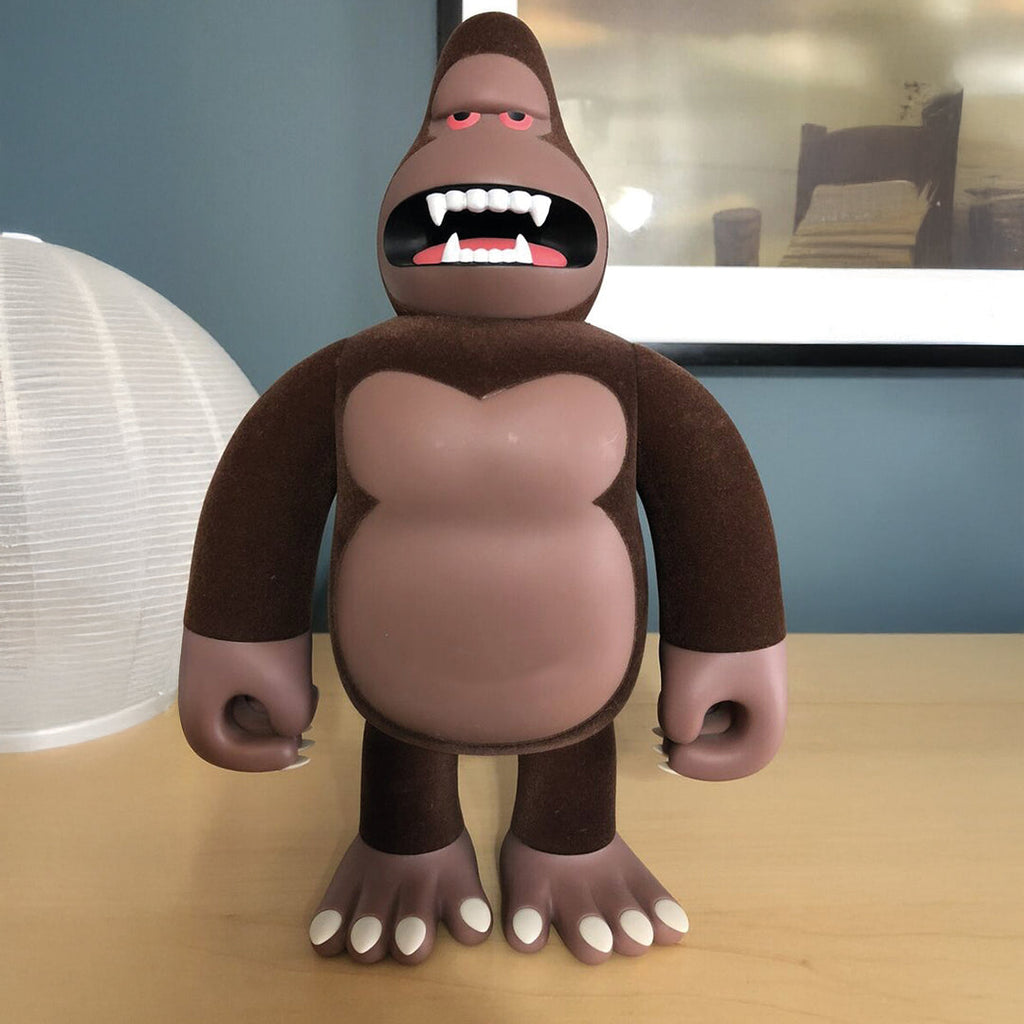 King Ken (Marron floqué) by James Jarvis