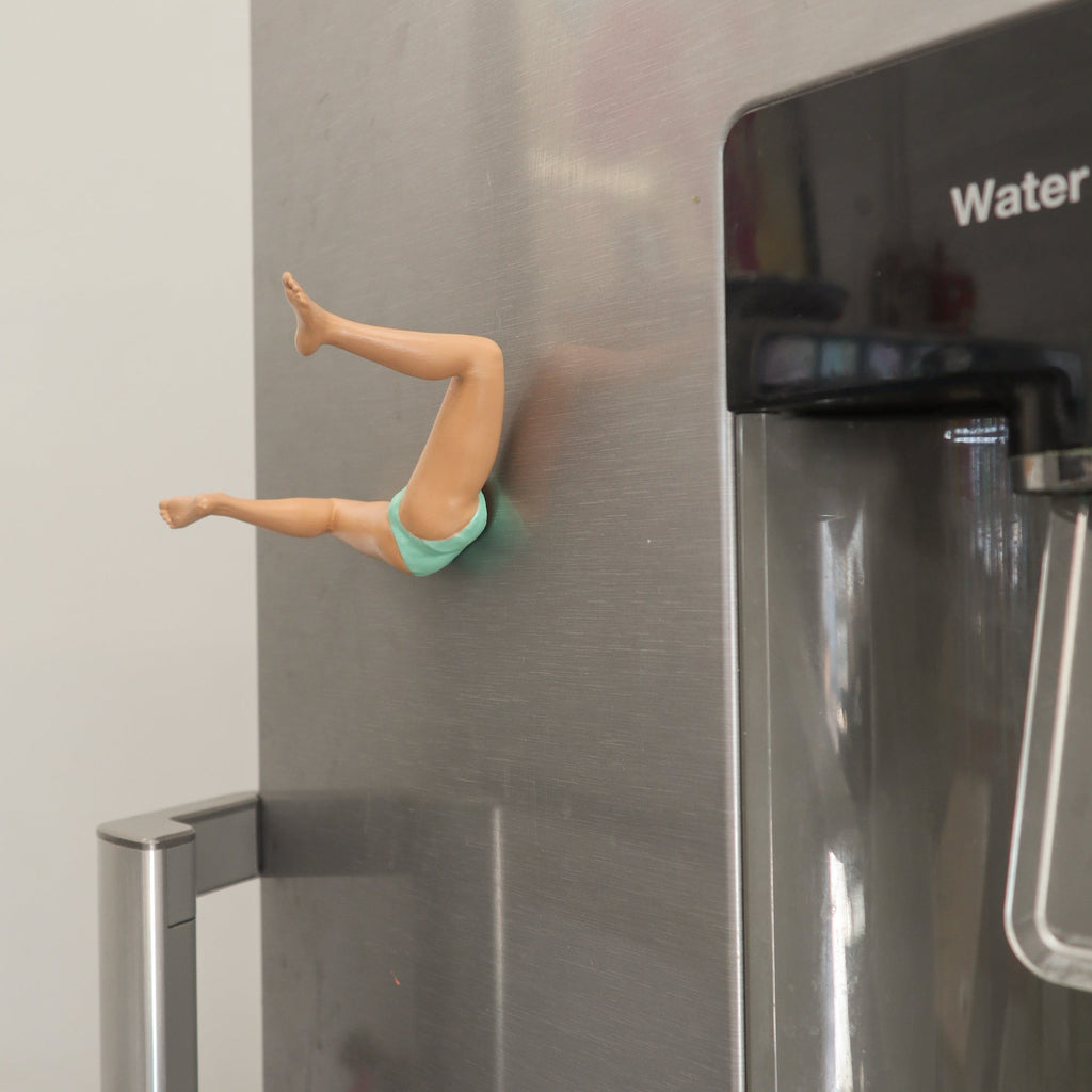 Posing Girl Magnet - Yulia Nefedova