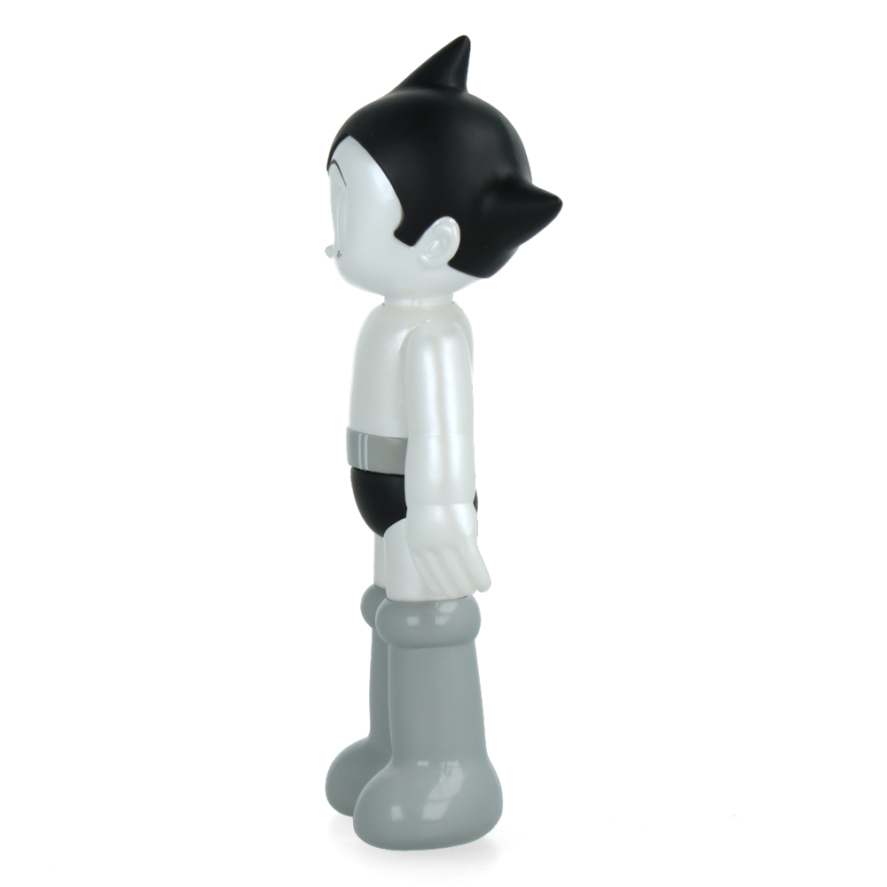 Astro Boy - Standing (Eye Closing) - 13,5 cm (Pearl Black)
