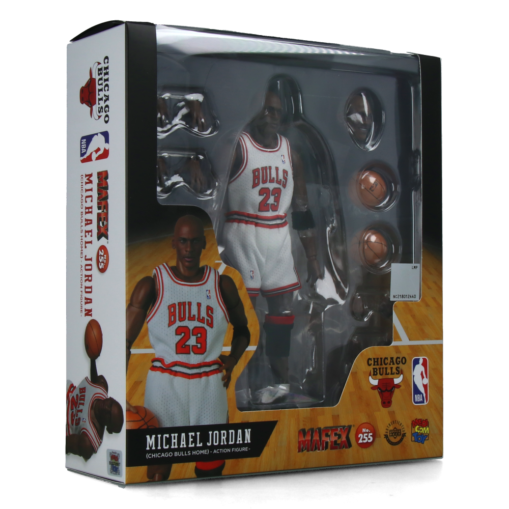 Mafex - Michael Jordan (Chicaco Bulls Home)